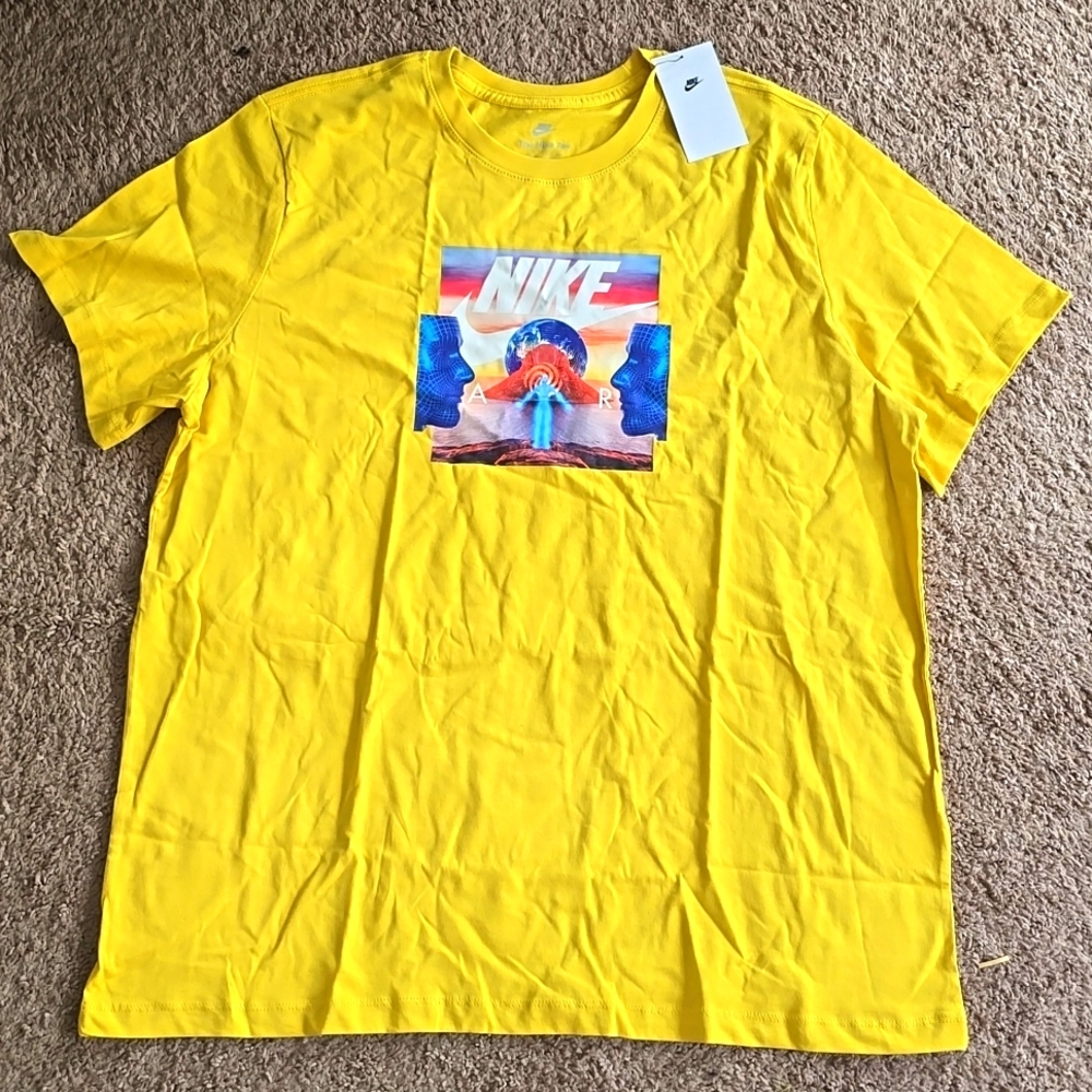 NIKE GRAPHIC TEE MEN SIZE XXL YELLOW NWT